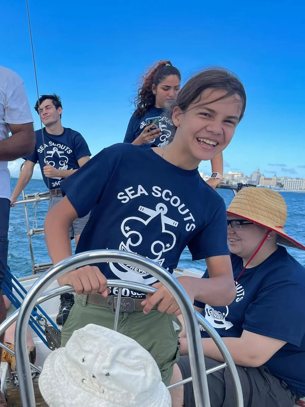 Sea Scouts navegando